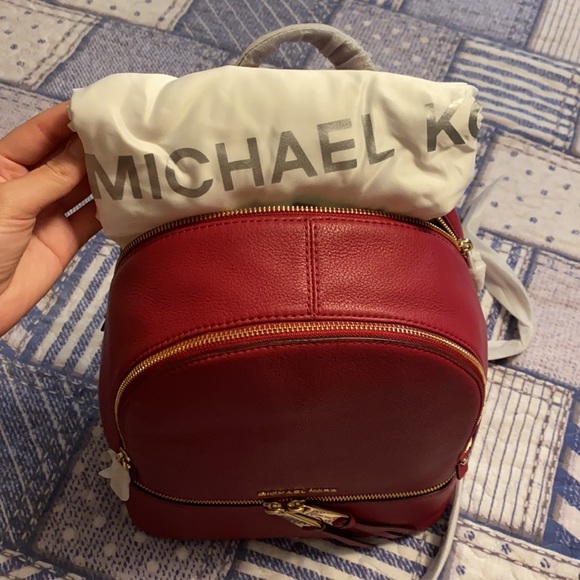 BRAND NEW Micheal Kors backpack - Picture 4 of 4